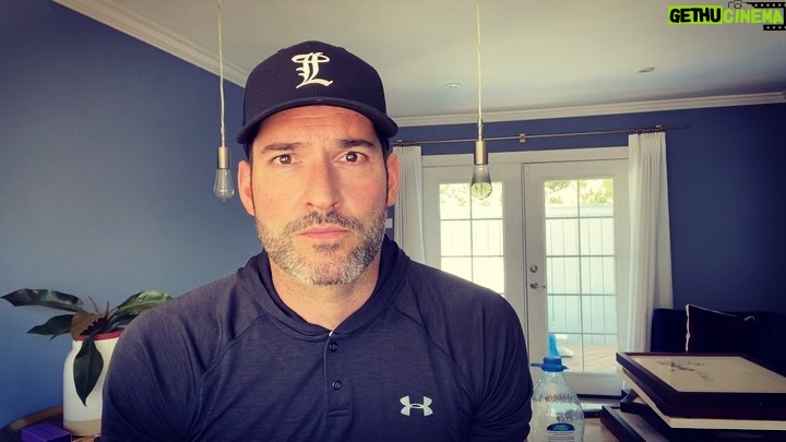 Tom Ellis Instagram - Bid NOW for LOADS of Lucifer Swag at the auction for the HDSA Freeze HD event that takes place on 16th October!!!!!!. Go to HDSA.org/freezeHD to find out more about the event and HDSA.org/bid to bid on the auction!!!!!! #huntingtonsdisease