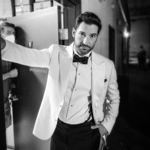 Tom Ellis Instagram - Meet Tim from our COVID team…always watching. 😷 😈
#bts #lucifer 
📸 @joshstyle