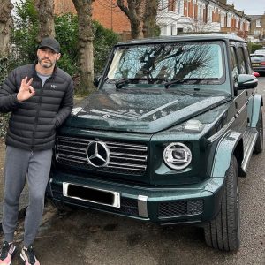 Tom Ellis Instagram - Thank you so much @mercedesbenzuk for the lovely winter wheels #gwagon #ad