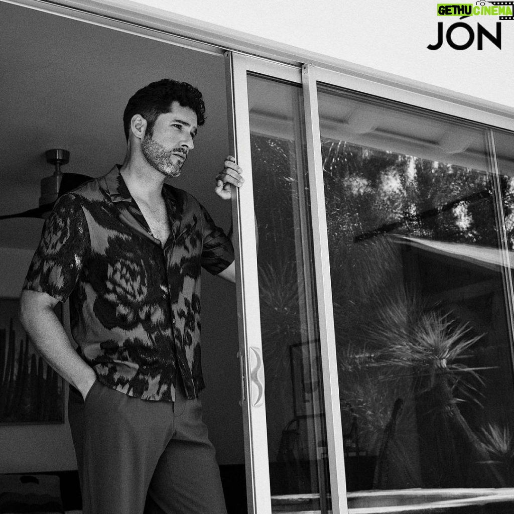 Tom Ellis Instagram - Loving these photos for @jonmagazine taken by @leighkeily Styling by the incomparable @warrenalfiebaker and grooming from the lovely @lilly_keys #hollywood #vintagestyle