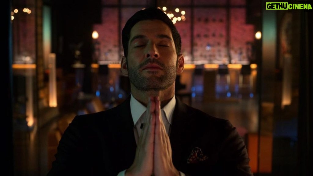 Tom Ellis Instagram - Prayers Answered Lucifer Season 5B drops on @netflix May 28th . Can’t wait for you all to meet dad 😇 😈❤️