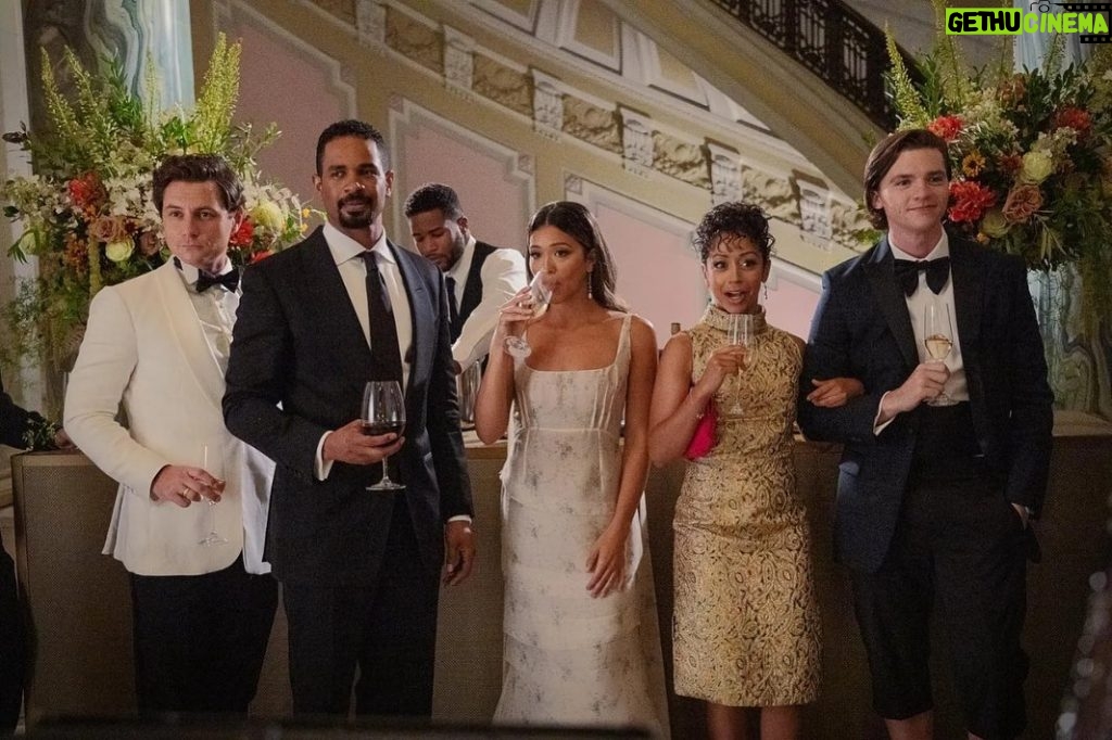 Tom Ellis Instagram - Very excited to announce that PLAYERS drops on @netflix on Valentine’s Day Feb 14th 2024!!!!!!! We Had so much fun making this stupidly fun Rom Com with @hereisgina @mrdamon2 @augustusprew @lizakoshy @joel_courtney and I can’t wait for you to all see it ❤️ #players #netflix #romcom #valentines