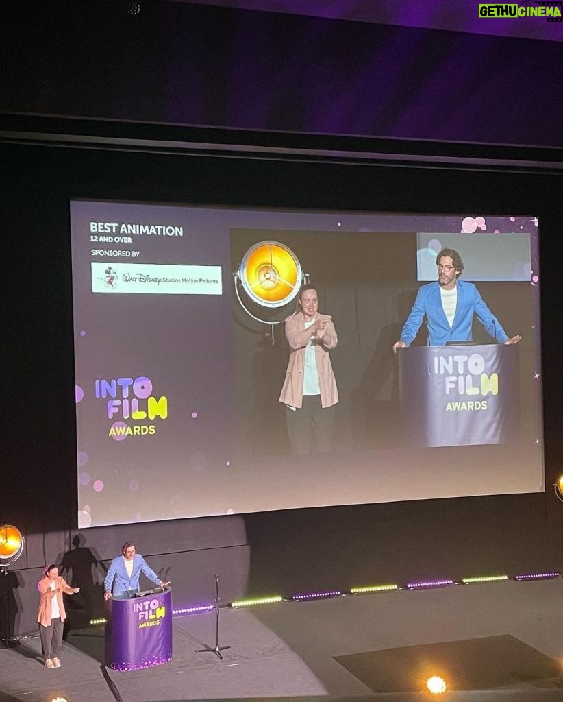 Tom Ellis Instagram - What a privilege to be invited to present at the #intofilmawards this week. I was blown away by the talent on show and was very happy that Zoe won the award for best animation 12 and over for her incredibly moving short ‘Mia’ The future of British film making is looking very bright indeed. ❤️ Thanks to @boss and @gracegilfeather for the dapper look and @samcmakeup for taming the curls #intofilm