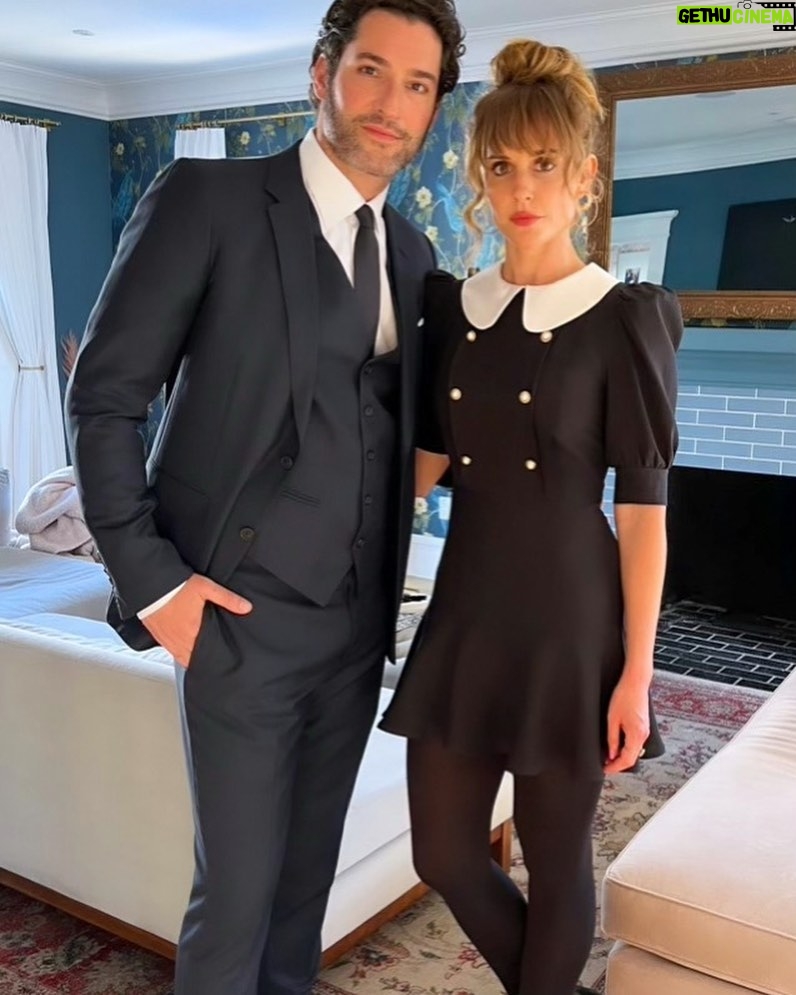 Tom Ellis Instagram - Had a lovely evening with my beau @moppyoppenheimer last night. Thank you to the mayor of london @sadiq and his team for inviting us to celebrate culture and the creative industries. Also huge thanks to @lilly_keys and @michaelforrey for dolling us up and @warrenalfiebaker for dressing me in a sweeeeeeeeet @dunhill 3 piece 😘