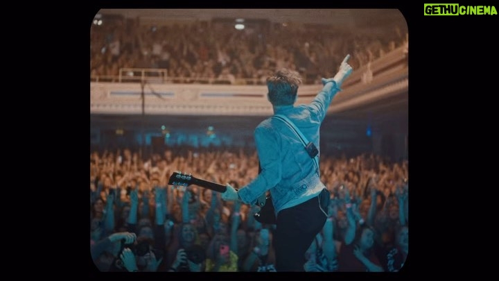Tom Fletcher Instagram - One day on tour 📸 @deansherwood