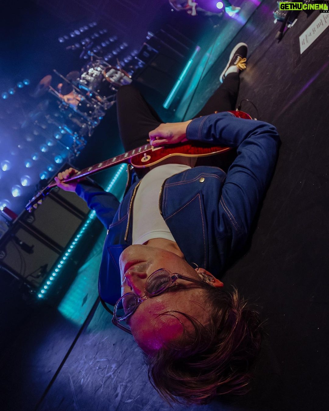 Tom Fletcher Instagram - Laying down on the job. Looking forward to doing this again tonight. 🤘