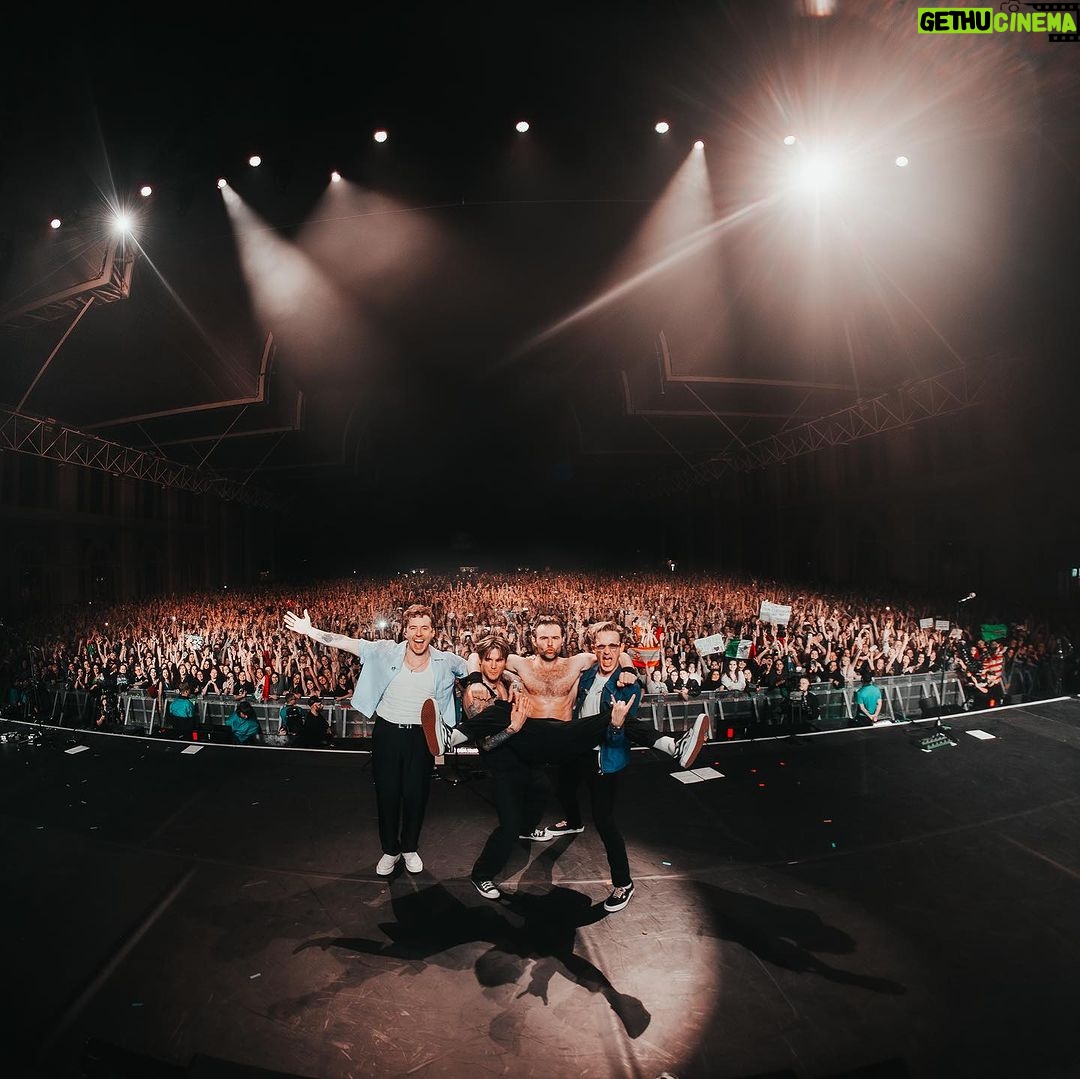 Tom Fletcher Instagram - What an unforgettable night. The first time @mcflymusic have played @yourallypally and it won’t be the last. Thanks to @jamesbaymusic for playing the song he wrote with us - Forever’s Not Enough, as well as his absolutely timeless Hold Back The River (what a song!). Corrupted has never sounded as good as when @roureynolds from @entershikari sang it with us last night. And, of course, the one and only @stevenbattelle from @lostaloneofficial sprinkled his riffage all over Shine On. Thanks to everyone who came, whether you travelled from New Zealand, Brazil, USA, Mexico, Europe or Muswell Hill, we were very glad you were there. #mcfly #allypally #powertoplay #jamesbay #roureynolds #stevebattelle #lostalone