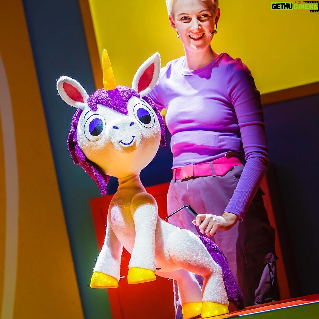 Tom Fletcher Instagram - Grown-ups, it’s half term so why not relax in a nice cosy theatre for an hour and let Monster & the gang put on an awesome, fun, musical show for you and your small humans! There’s a Monster In Your Show is on tour right now. Perfect for all ages (they can stand up and dance and clap along if they want!), go to monsterinyourshow.com (link in bio) for tour dates and tickets. Check out these new shots 😍 Let me know if you’ve seen it! @meiworldwide #monsterinyourshow #theatre #childrensbooks #dragon #unicorn #alien #monster