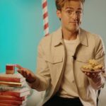 Tom Fletcher Instagram - The elves at @puffinbooksuk gave me what is possible the most important jobs in the history of important jobs! Let me know what you think in the comments 🤔🎄