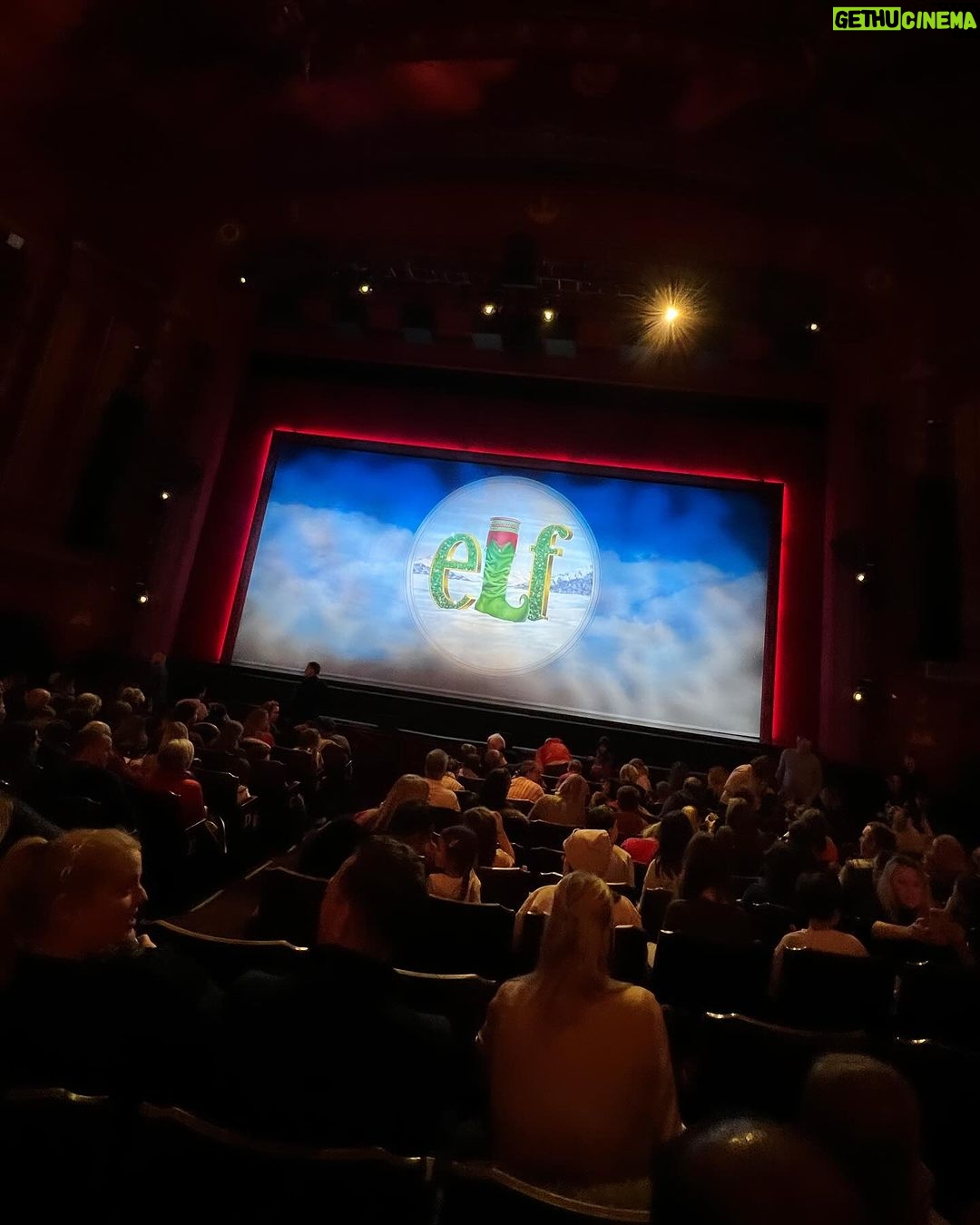 Tom Fletcher Instagram - Had the best time at @elfmusicalldn today for some post-Christmas merriness and it was indeed Sparklejollytwinklejingley! Always lovely seeing some friends in the cast too. 😍🎄