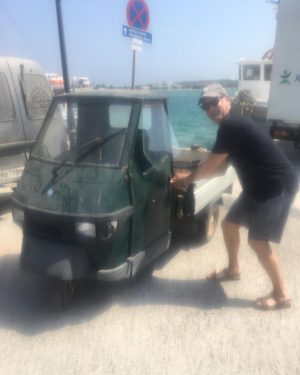 Tom Hanks Instagram - I bought a new car!  Hanx.