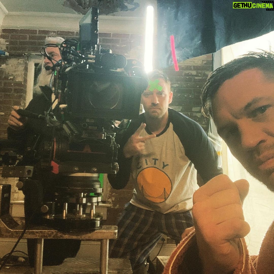 Tom Hardy - 300.4K Likes - Not only is he the greatest Face Planter I know… he’s also my eyeline… @jaketomuri 👍🏻it’s an honor 💯❤️👊🏻☝🏻