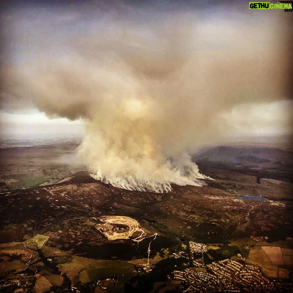 Tom Hardy Instagram - Show of support to firefighters all shout to Laura Herdman and all her team currently @ Winter Hill, Part of Padiham Fire Station all Lancashire Fire and Rescue Service. Show of support to all stations from around the country mobilised to the moors in order to control it, and the military in support; its hot out never mind in full PPE. Thoughts with you. And Thankyou for your service and hard work. π―β€οΈπ π¬π§π
