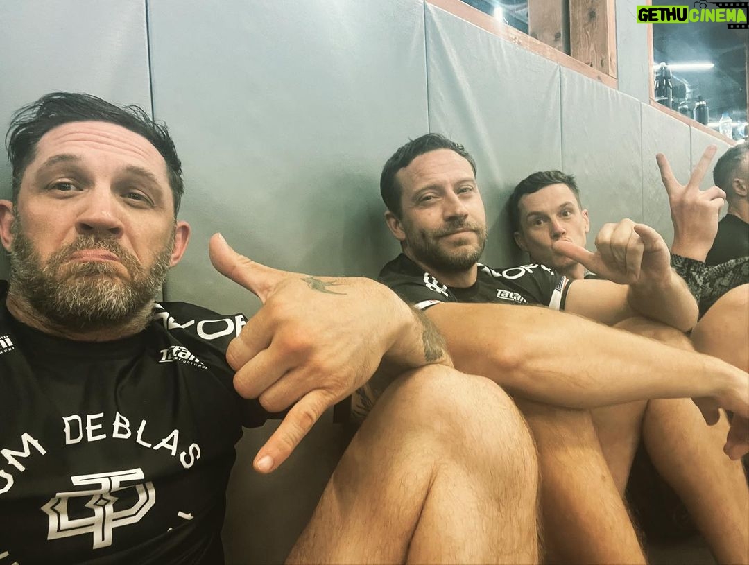 Tom Hardy Instagram - Thankyou @tomdeblass @rogergracie @rogergracieacademy and @reorgcharity @tatamifightwear for a great seminar Thankyou. β€οΈππΌππΌππΌ
