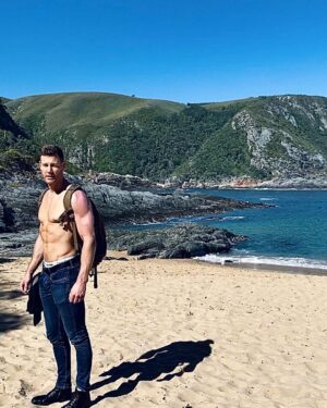 Tom Hopper Instagram - Day one of our ride in South Africa on our @harleycapetown streetglides, what incredible machines they are!

We hit 400miles over all on our first day

We were hosted by the beautiful @skyvillaplett, thanks for the hospitality guys.

@harleydavidson_uk