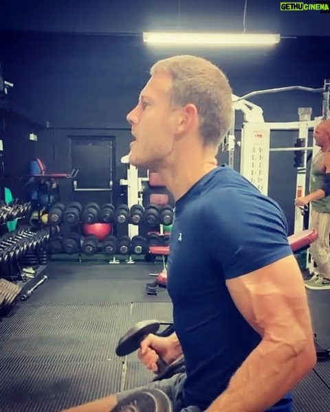 Tom Hopper Instagram - @mr_ironlouis putting me through some killer supersets at 6am this morning! I think his aim was to make road maps on my arms!