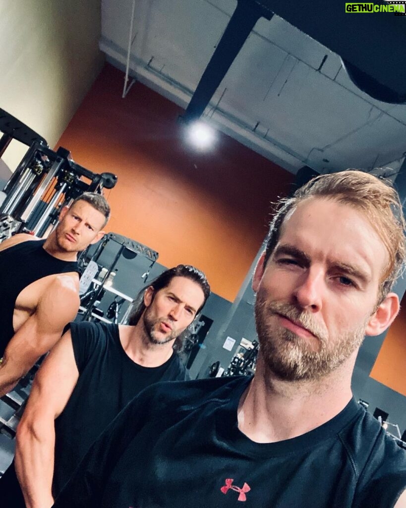 Tom Hopper Instagram - 6am club 💪🏼 @luke_j_roberts and @rizzles…they’re exactly the same as me!…..but different. Missing our boy @keeoone 😢 Be back training and drinking coffee with you soon brother ❤ Toronto, Ontario