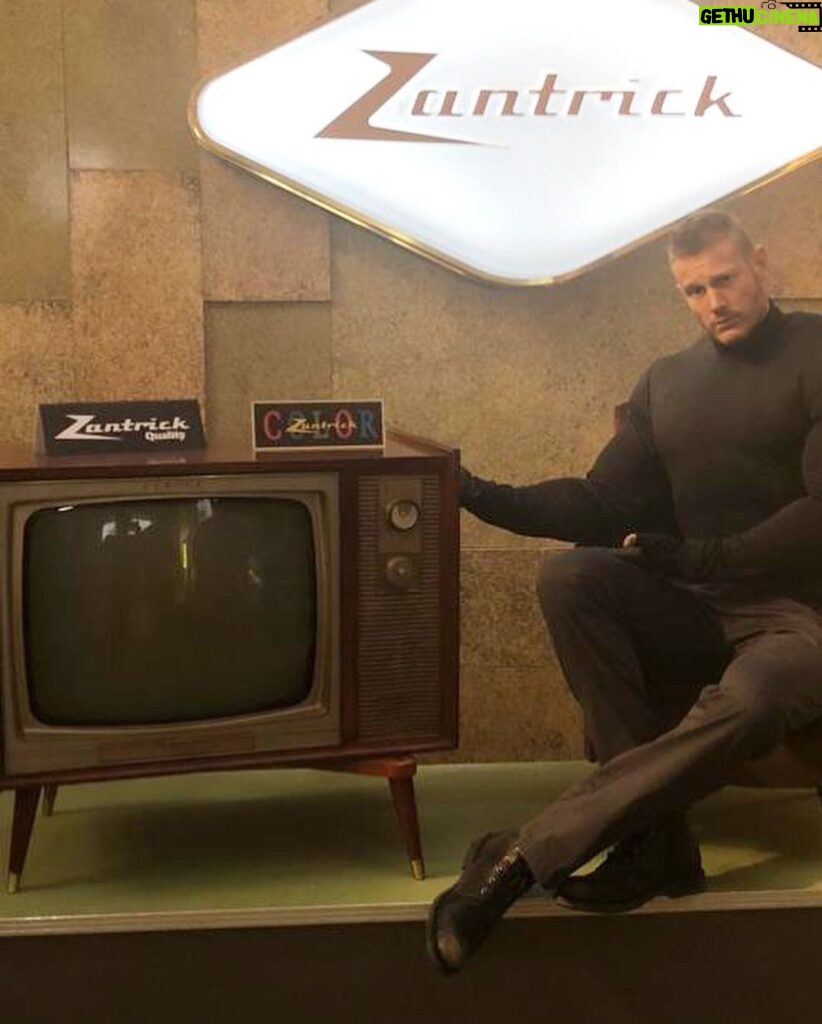 Tom Hopper Instagram - The storyline you didn’t see in the 60’s...when Luther moonlighted as a model, doing advertising for Zantrick televisions.