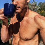 Tom Hopper Instagram - SWIPE FOR WORKOUT! You ask and you shall receive! 93% said YES to #WORKOUTWEDNESDAY....and also, 7% of people saying “yeah yeah whatever with all your health stuff, just take your shirt off”......🤨 you know who you are, you filthy lot! Hilariously @laurahopperhops admitted she voted no 🤣 But first... @differencecoffee