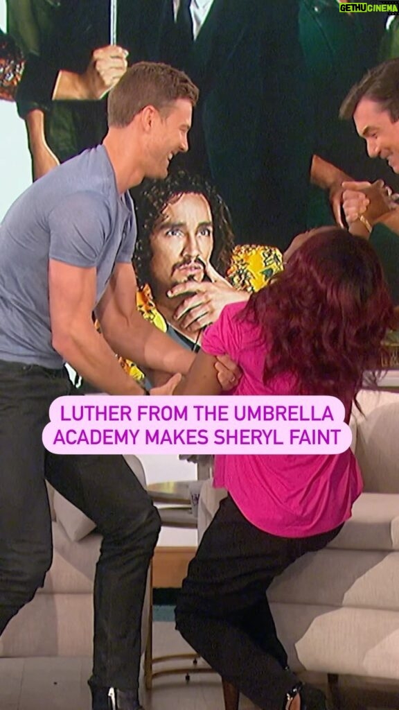 Tom Hopper Instagram - So this is what happens when they don’t see the accent coming… @tom.hopperhops @sherylunderwood #TheTalk #umbrellaacademy