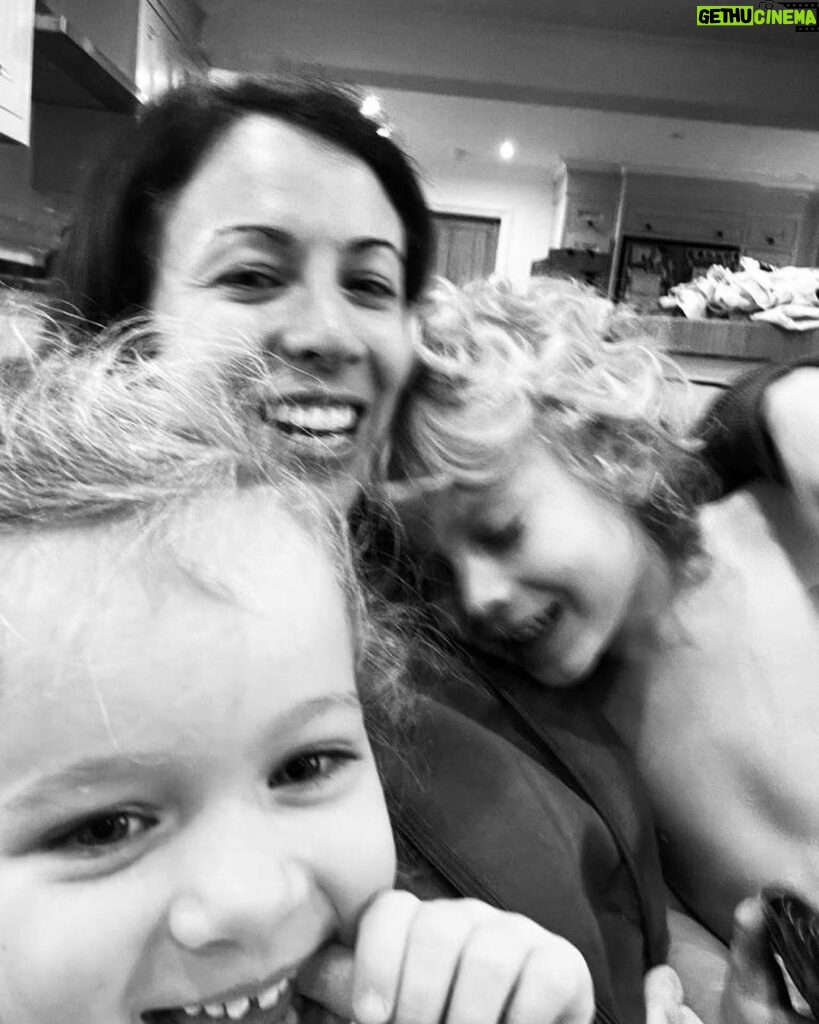 Tom Hopper Instagram - Only one lady I know can make my babies smile and laugh with absolute joy like this, and that’s their mummy. @laurahopperhops you are our family rock. Thank you for being the best mummy in the world to our babies. Happy Mother’s Day 🇬🇧❤🥰