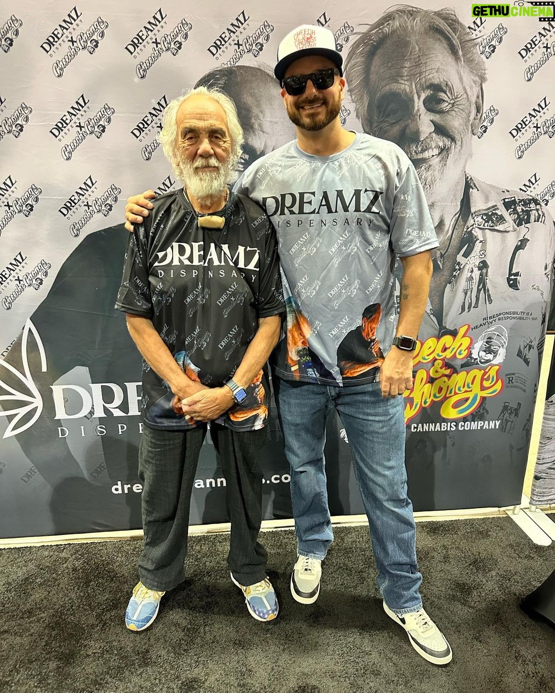 Tommy Chong Instagram - Hey, man, I had the best experience at the Lucky Leaf Expo. Thanks to @dreamzdispensary for all the fun times and 💨🌳