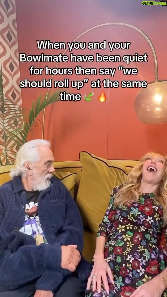Tommy Chong Instagram - Me and @funnyshelby are always on the same wavelength, man 😂 🍃 🔥 💨