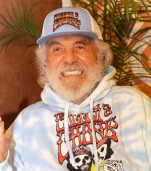 Tommy Chong Instagram - EIGHTY FIVE! 💚💨

This milestone is special man 🎉Feelin’ extra grateful for this life & the memories made today.

So thank you to all my Bowlmates, and cheers to many more days like this man ✌️