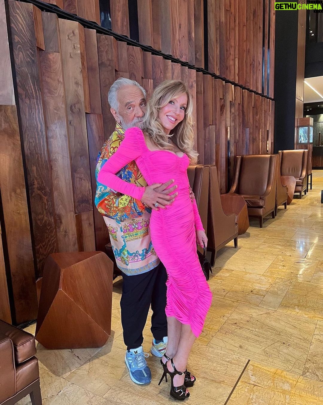 Tommy Chong Instagram - Can we just… 😍 @funnyshelby