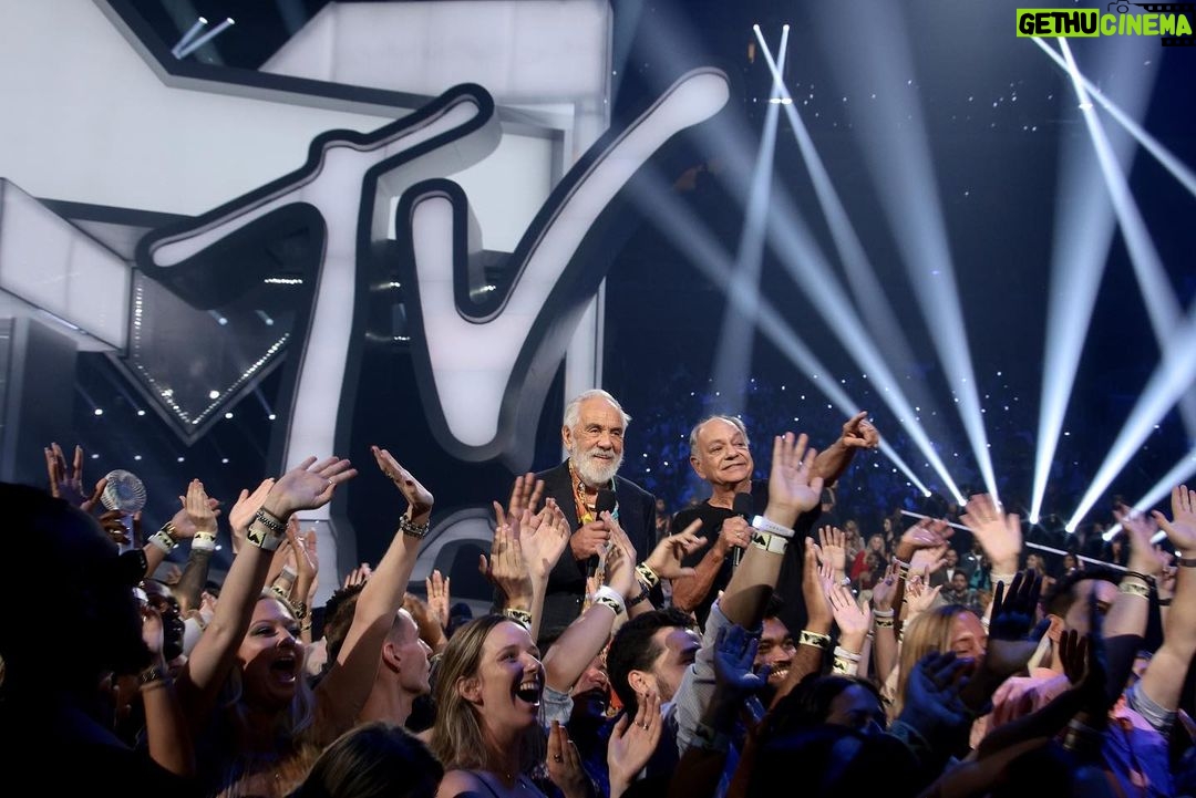 Tommy Chong Instagram - Felt like kids again man 💚 #VMAs