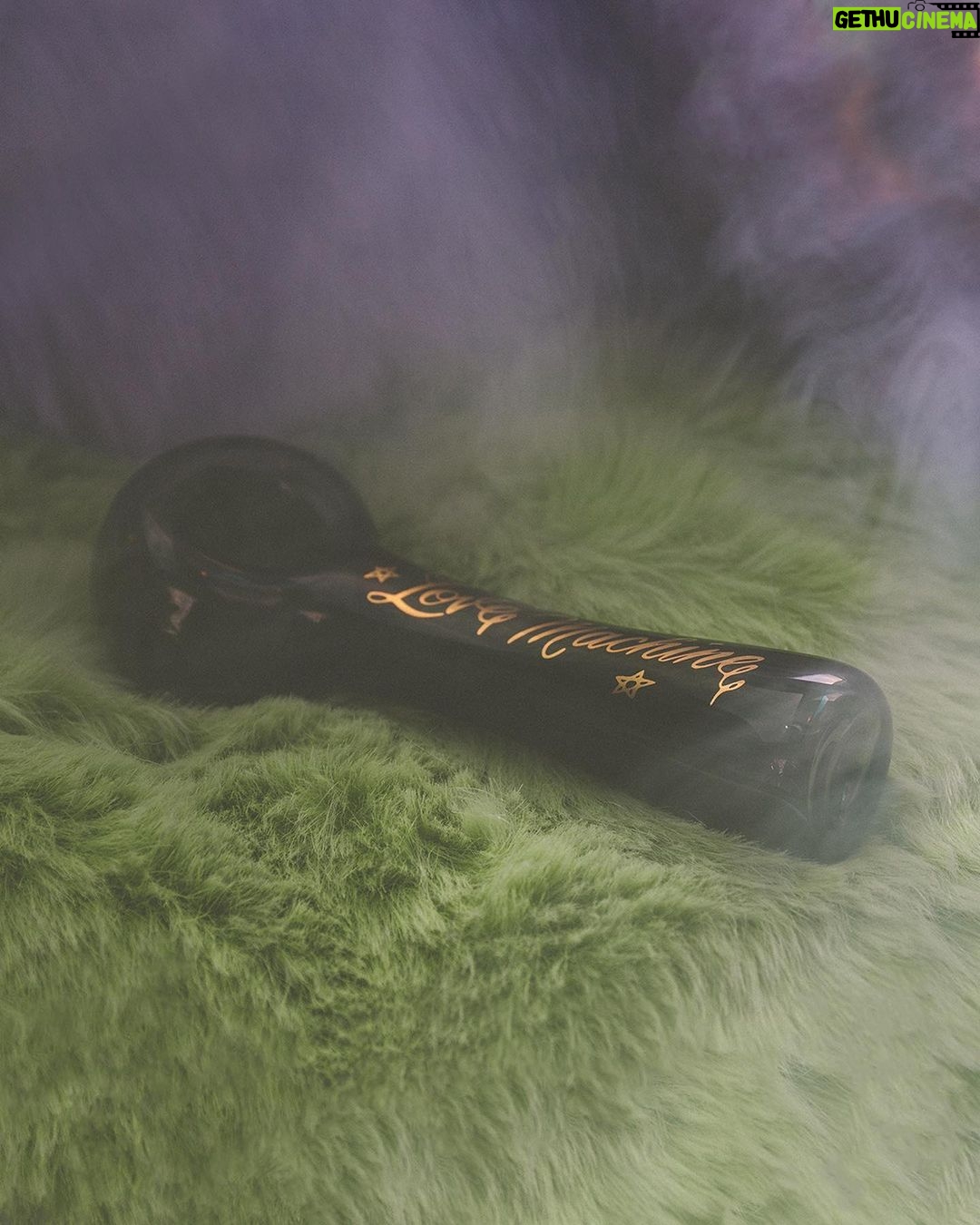Tommy Chong Instagram - This pipe is a Love Machine 💕 Let your temperature rise and get to new highs with the new Love Machine Hand Pipe from @cheechandchongglass. . . . . . #cheechandchong #cheechandchongglass #cheech #cheechmarin #chong #tommychong #cannabisculture #cannabislove #cannabissociety #highsociety #hightimes #stonersociety #420 #710 #710community #weedlife #glasslife #weedlifestyle #fueledbythc #420daily #letsgethigh #puffpuffpass #potheadsociety #legalizeit #handpipe #handpipes #lovemachine