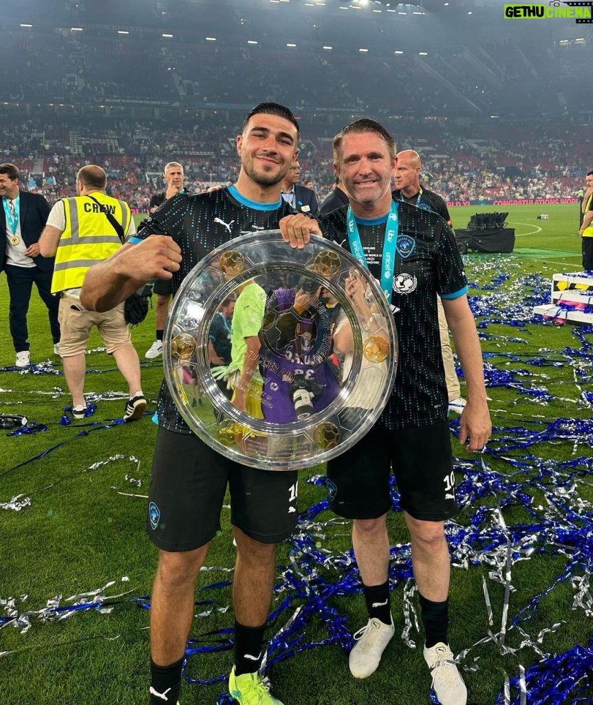 Tommy Fury Instagram - SOCCER AID CHAMPS!⚽️♥️🌎 (I think I’ll be leaving it to the professionals🤣)… What an incredible opportunity and an incredible cause!!! @unicef @socceraid Old Trafford Football Stadium