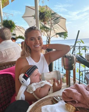 Tommy Fury Instagram - Good vibes🍹🌞🌴