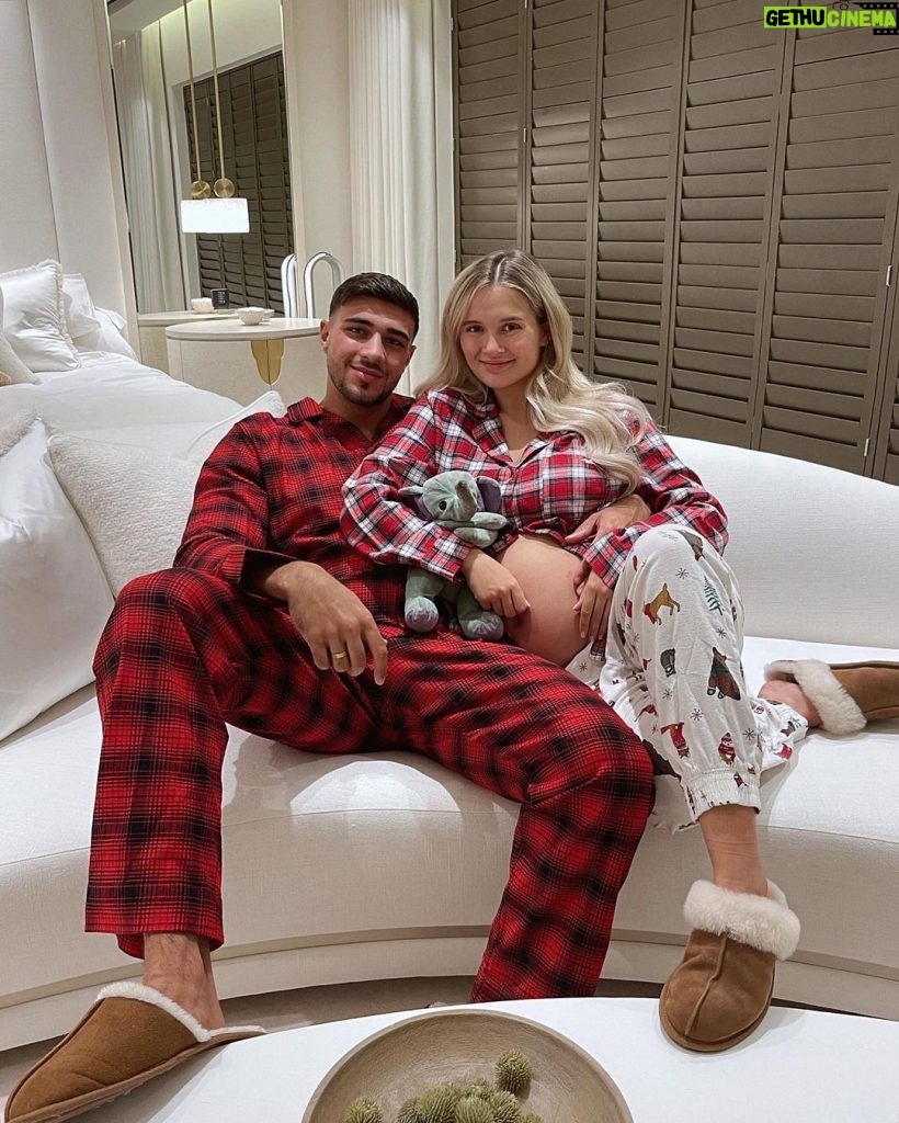 Tommy Fury Instagram - Merry Christmas from my family to yours❤