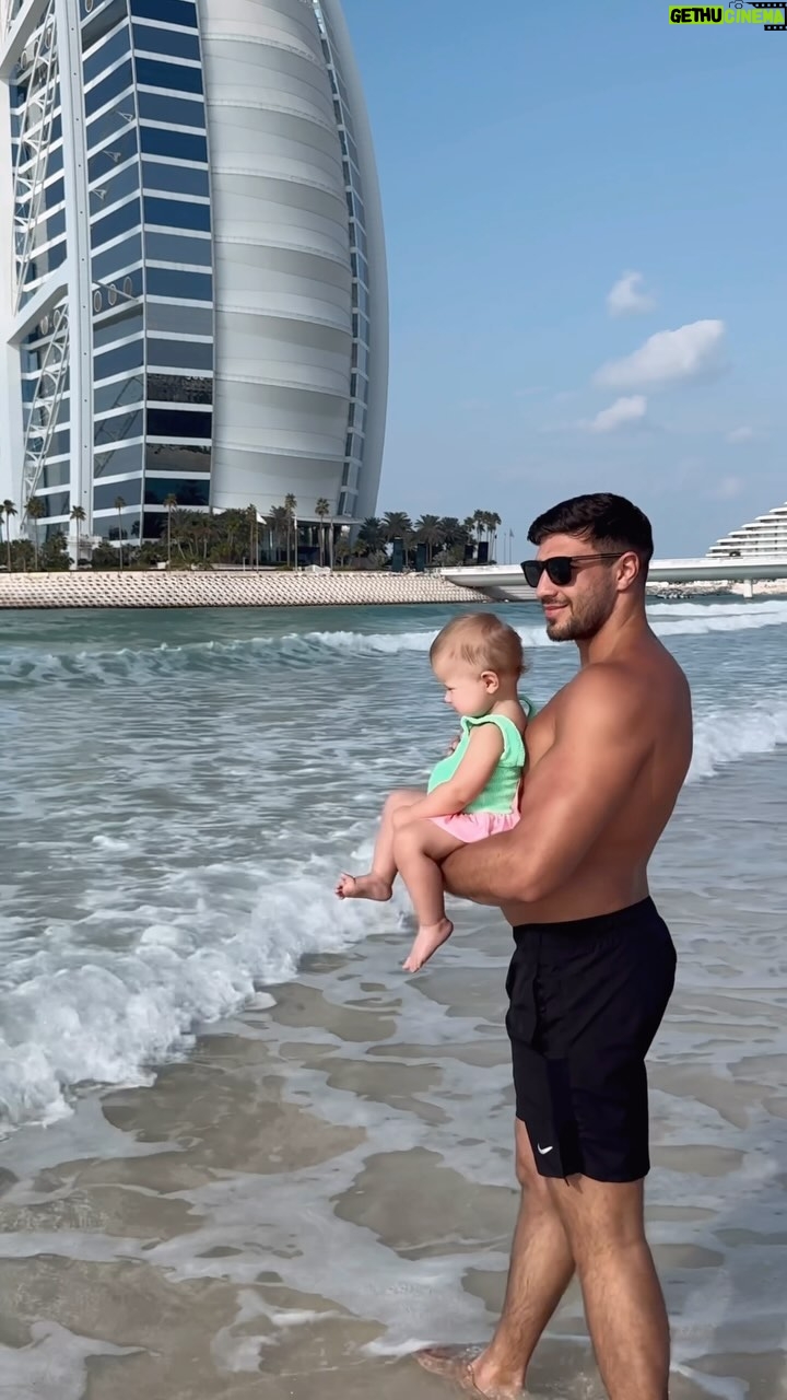 Tommy Fury Instagram - Just how fast the night changes🥺