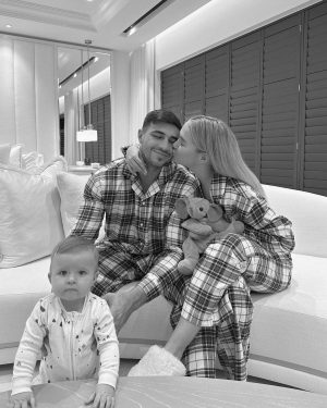 Tommy Fury Instagram - ‘Twas the night before🎄