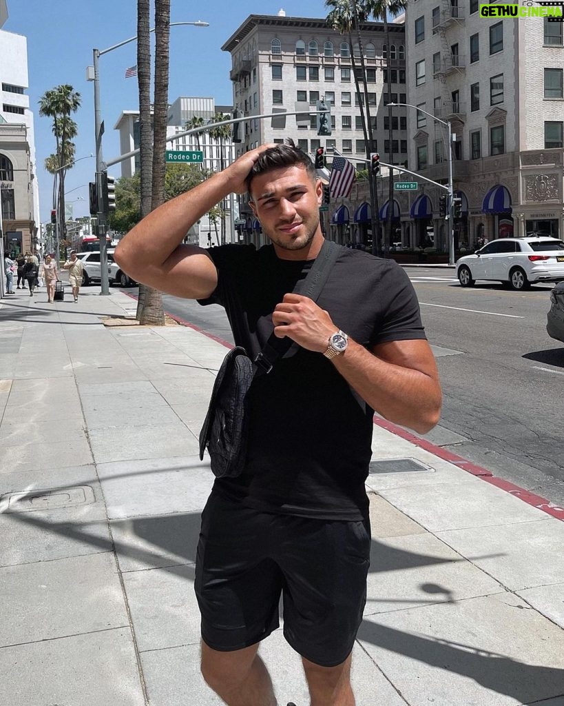 Tommy Fury Instagram - Where next??… Los Angeles, California