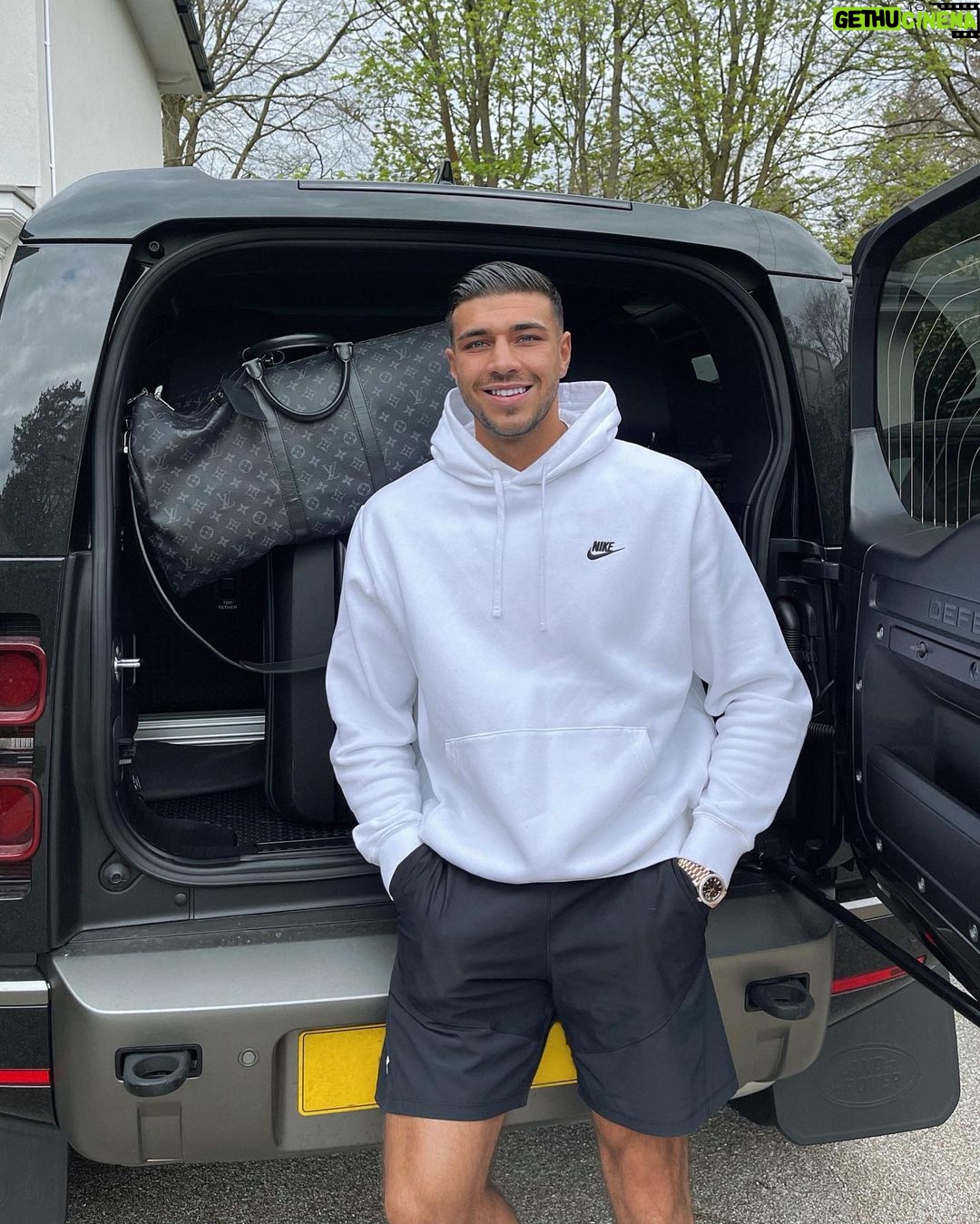 Tommy Fury Instagram - And just like that… it’s fight week⏰🎬🥊