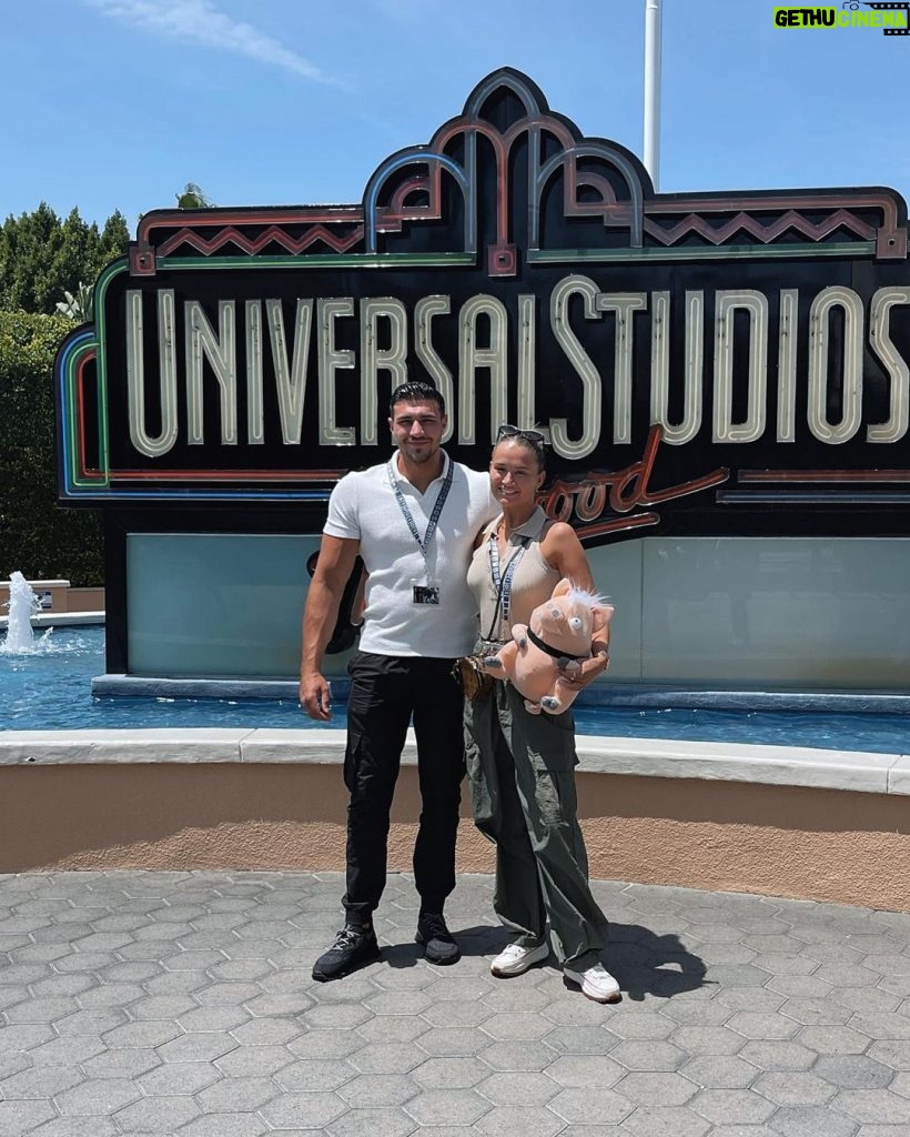 Tommy Fury Instagram - We got there when the doors opened and left when it shut and it still wasn’t enough 🌎 Universal Studios Hollywood