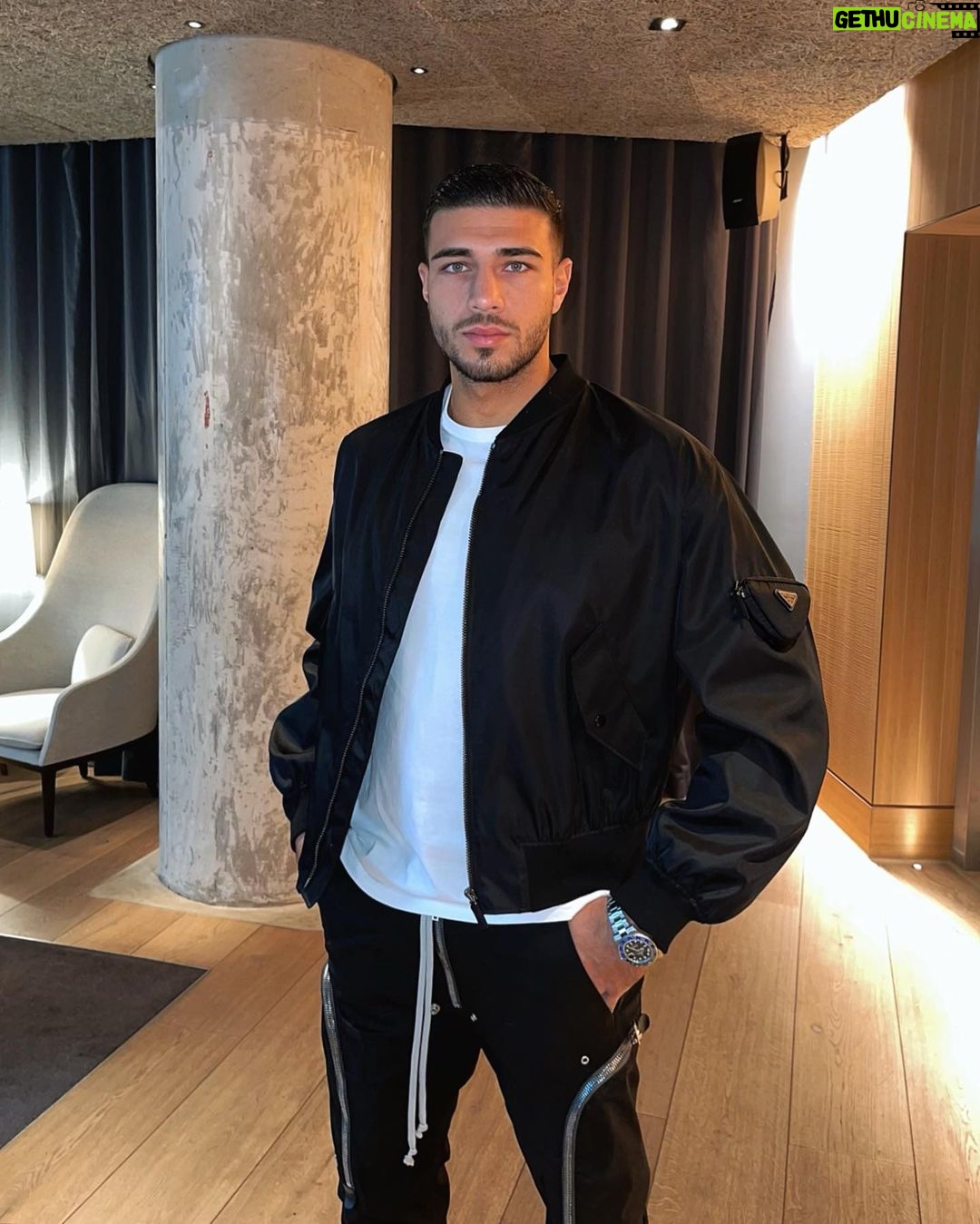 Tommy Fury Instagram - Thank you for 4 MILLIONš¤ Manchester, United Kingdom