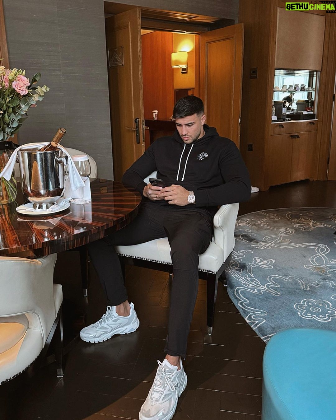 Tommy Fury Instagram - London days. London, United Kingdom