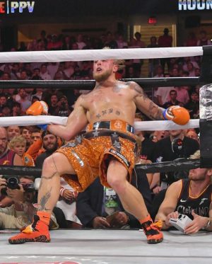 Tommy Fury Instagram - Time to do what should’ve been done to you a long time ago….You’re getting knocked spark out. @jakepaul 

Tickets on sale November 10th. 

#PaulFury one will fall. 

@showtimeboxing @mostvaluablepromotions  @amaliearena