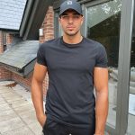 Tommy Fury Instagram - Chill day✔️✔️ @lsauve_official cap from the new ‘members’ headwear range. Code TOMMY15 for 15% off site wide. Check them out🖤 AD Manchester, United Kingdom