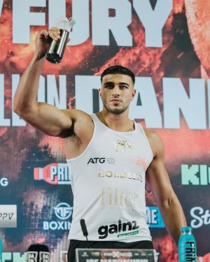 Tommy Fury Instagram - TICKETS SOLD OUT. 49 days until I end you @ksi