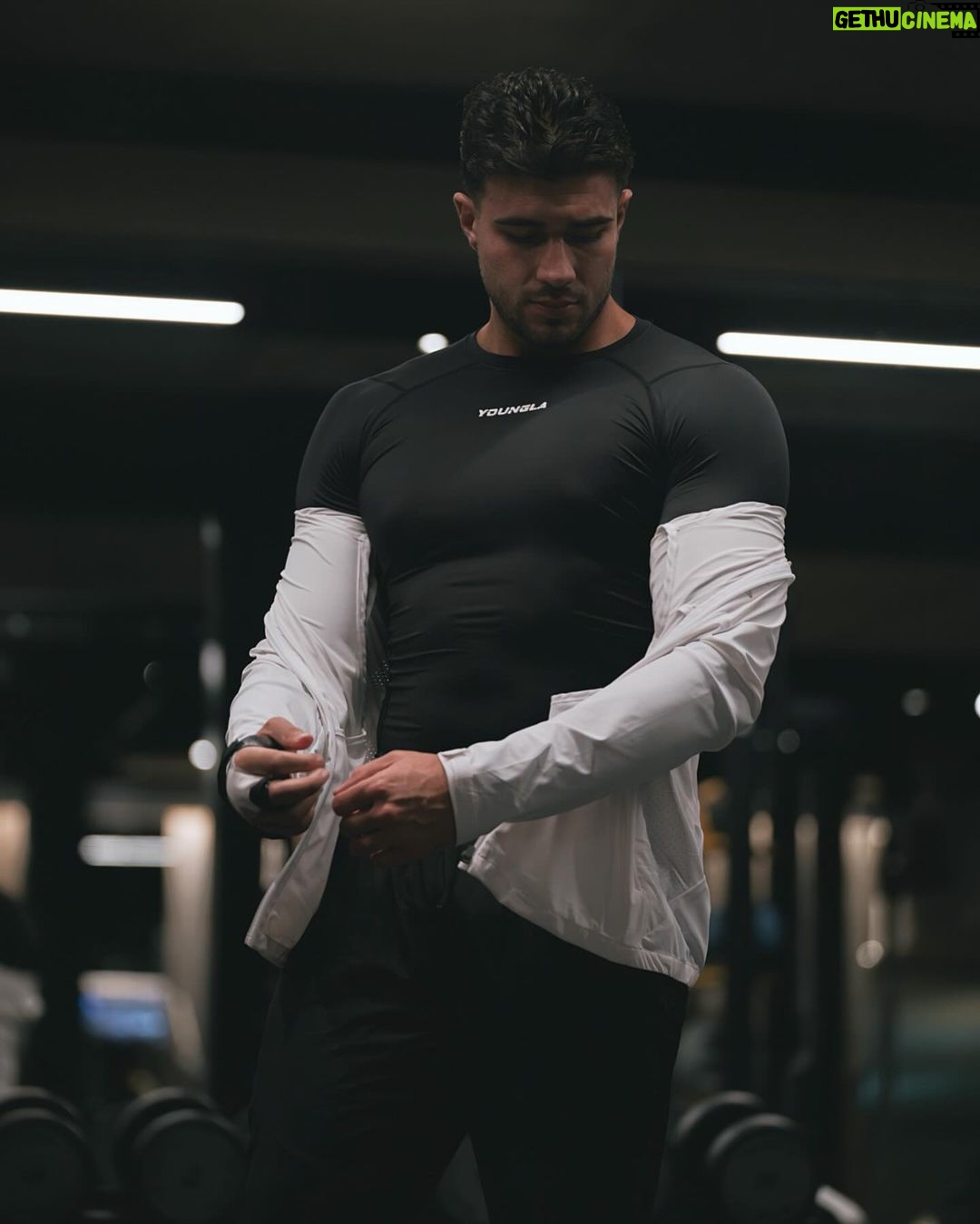 Tommy Fury Instagram - Staying active whilst my hand recovers… never realised how much I took training at full capacity for granted🙏🏼 @youngla ad