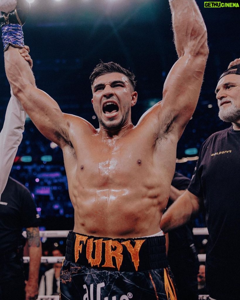Tommy Fury Instagram - 10-0. Thank you Manchester, my home town and my people… I had chills walking into that arena last night. An evening I will never forget. Glory to God always🙏🏼🤍 Manchester, United Kingdom