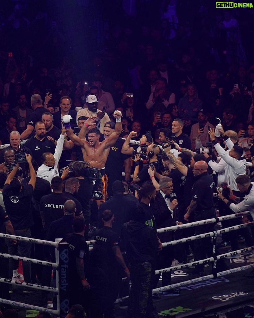Tommy Fury Instagram - 10-0. Thank you Manchester, my home town and my people… I had chills walking into that arena last night. An evening I will never forget. Glory to God always🙏🏼🤍 Manchester, United Kingdom