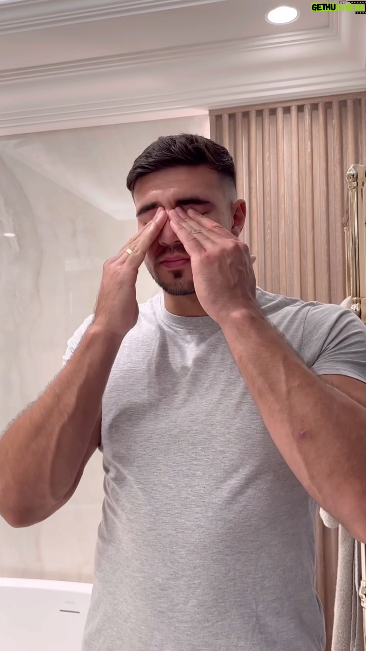 Tommy Fury Instagram - Giving myself some face time for my first Father’s Day with @lorealparis #MenExpert #Giveyourselfsomefacetime shop at @amazonuk #ad