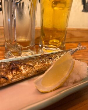 Tomohisa Yamashita Instagram - 食欲の秋。って事で最近食欲旺盛です:)

These have been my food adventures as of lately. 
In japan, autumn is the best time for eating saury fish. Definitely try it sometime!

#秋刀魚
#ランチ
#ナン