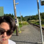Tomohisa Yamashita Instagram - 夏休みの思い出。 実は今日で芸能の世界に入ってから２７年が経ちました。初めてのオーディションの時は1人で電車も乗れませんでした。笑 本当に色んな事があったけど、今の自分があるのは全て応援してくれてる皆様そして、家族、友人、周りのスタッフ達のおかげです。感謝してもしきれないです。ここ数年自分で運転し始めて、わからない道も、舗装されていない道もありますが、この列車でもっと新しい世界を無限の可能性を旅していきたいと思っています。まだここは出発点なので皆さんにも乗って欲しいし、新しくワクワクする景色を届けられるように、これからも頑張っていきます！ ２７年目も応援よろしくお願いします！ Hey guys, it's September 1st, and you know what? It marks a whole 27 years since I first dove into the entertainment world. Time sure flies. I was so young back then that I couldn't even figure out how to ride a train by myself for that first audition. Just a young boy trying to tackle the entertainment world without knowing the basics of life. I've experienced a ton of ups and downs along the way, but I'm still here today, and I owe it all to my loving family, my amazing friends, the incredible crew around me, and of course, all of YOU. Seriously, my gratitude knows no bounds. Over the past few years, I've taken the wheel and started steering my own train. While there are still some uncharted tracks and unmapped territory ahead, it'll be a thrilling ride, and I'm anxious to keep exploring new worlds and witnessing fresh scenery on this train of endless possibilities. This journey is just beginning, and I want everyone on board with me. I promise to keep giving my absolute best to bring you new and seriously exciting scenery. Wow 27 years.. Thank you from the bottom of my heart for your incredible support.
